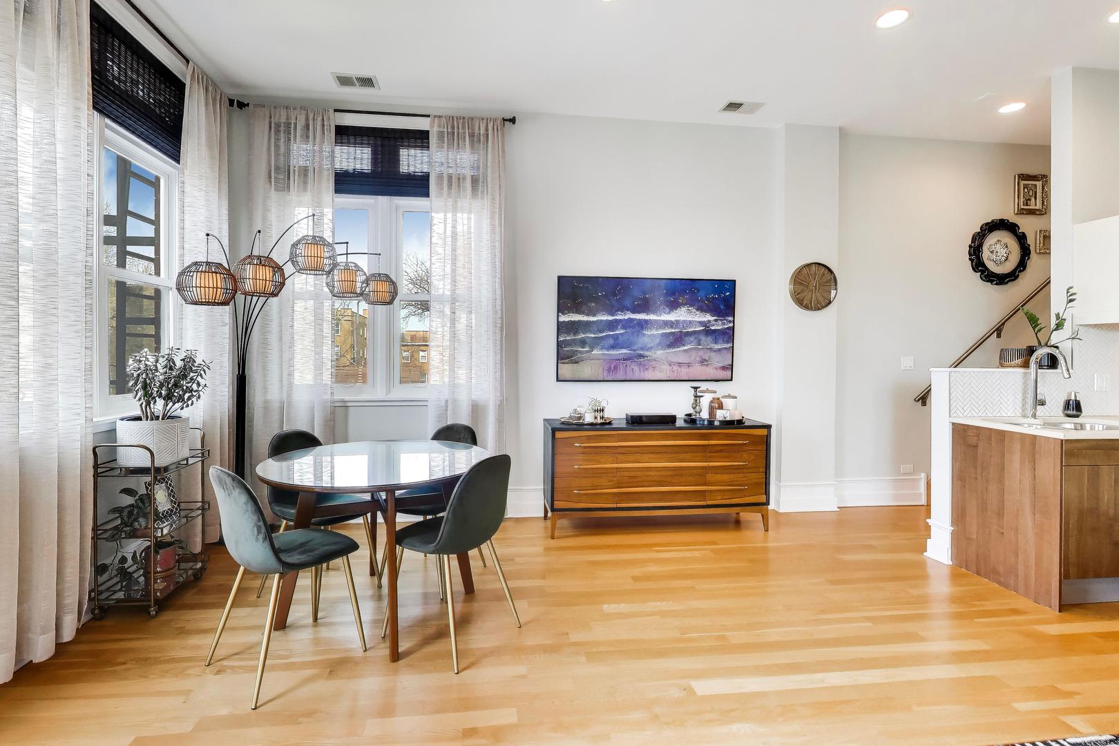 4842 N Damen Avenue Unit: 3