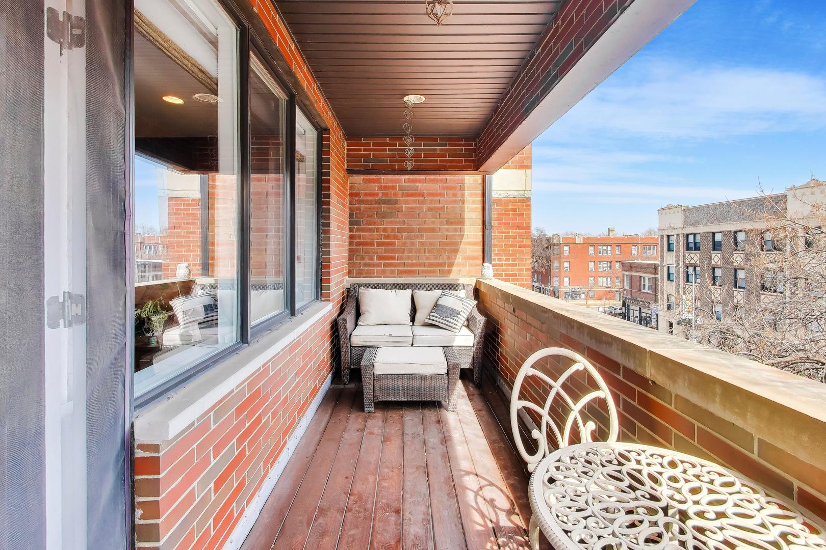 4842 N Damen Avenue Unit: 3