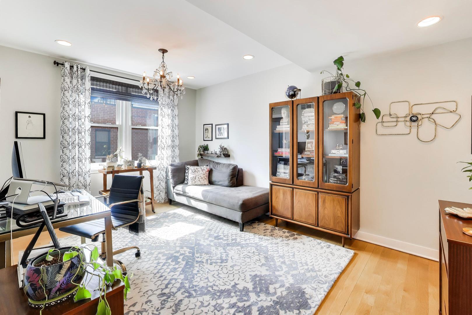 4842 N Damen Avenue Unit: 3