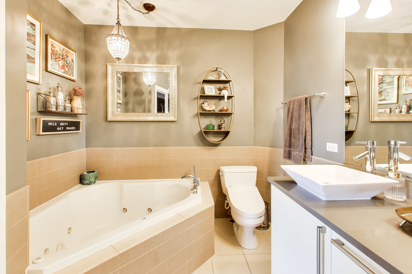 4842 N Damen Avenue Unit: 3