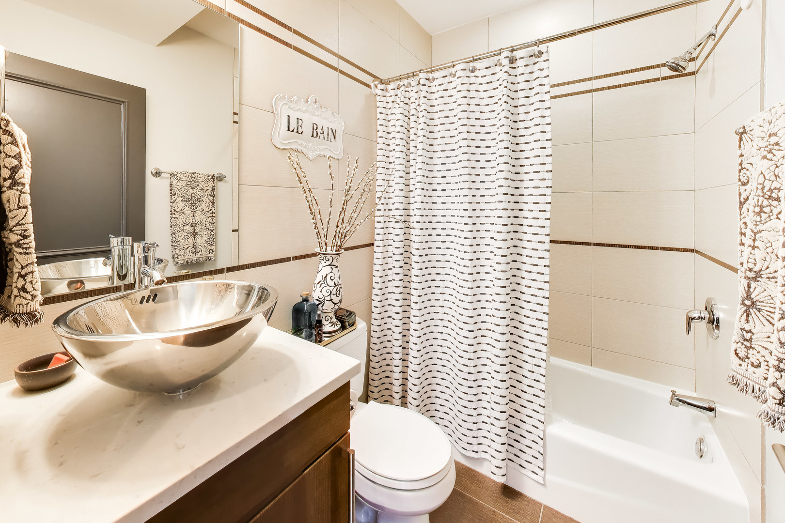 4842 N Damen Avenue Unit: 3