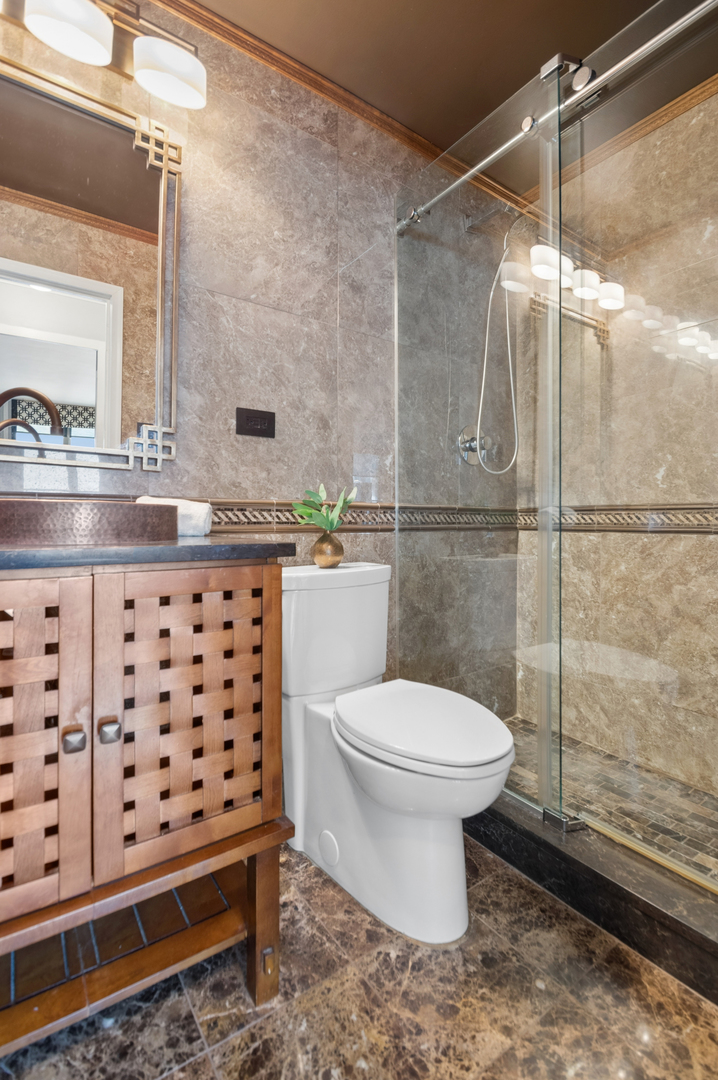 3550 N Lake Shore Drive Unit: 2424