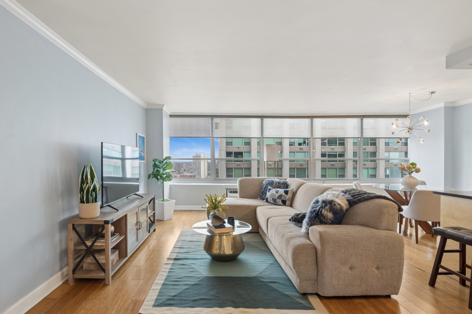 3550 N Lake Shore Drive Unit: 2424