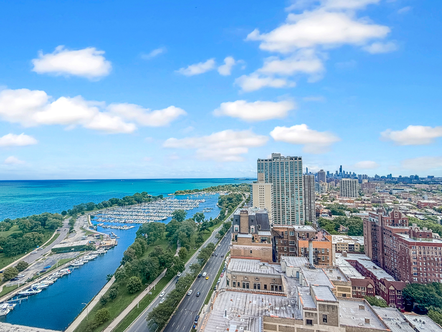 3550 N Lake Shore Drive Unit: 2424