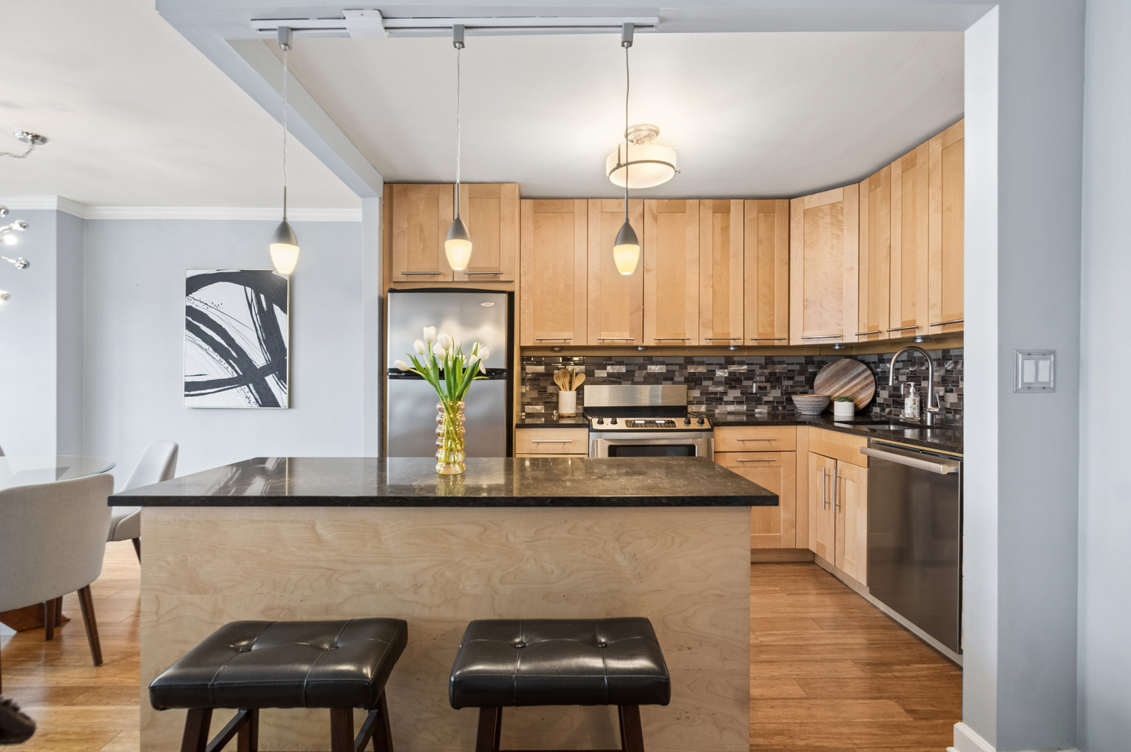 3550 N Lake Shore Drive Unit: 2424
