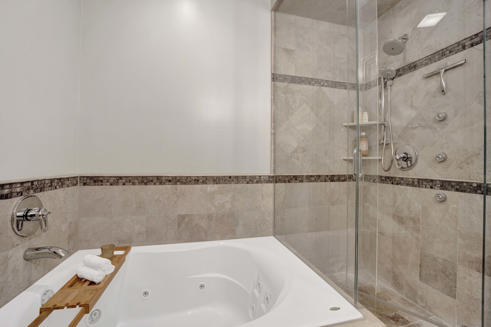 1625 W Catalpa Avenue Unit: 1