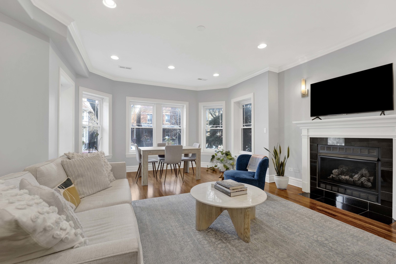 1625 W Catalpa Avenue Unit: 1