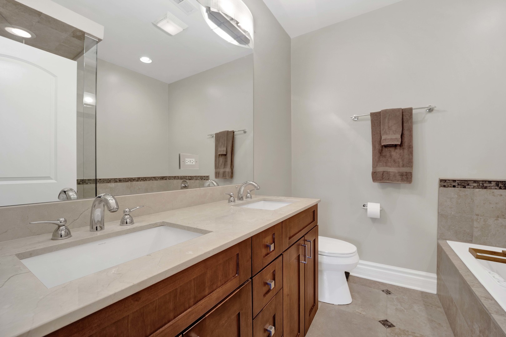 1625 W Catalpa Avenue Unit: 1