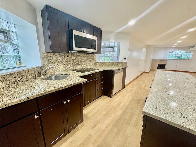 5618 N Artesian Avenue Unit: G
