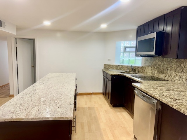 5618 N Artesian Avenue Unit: G