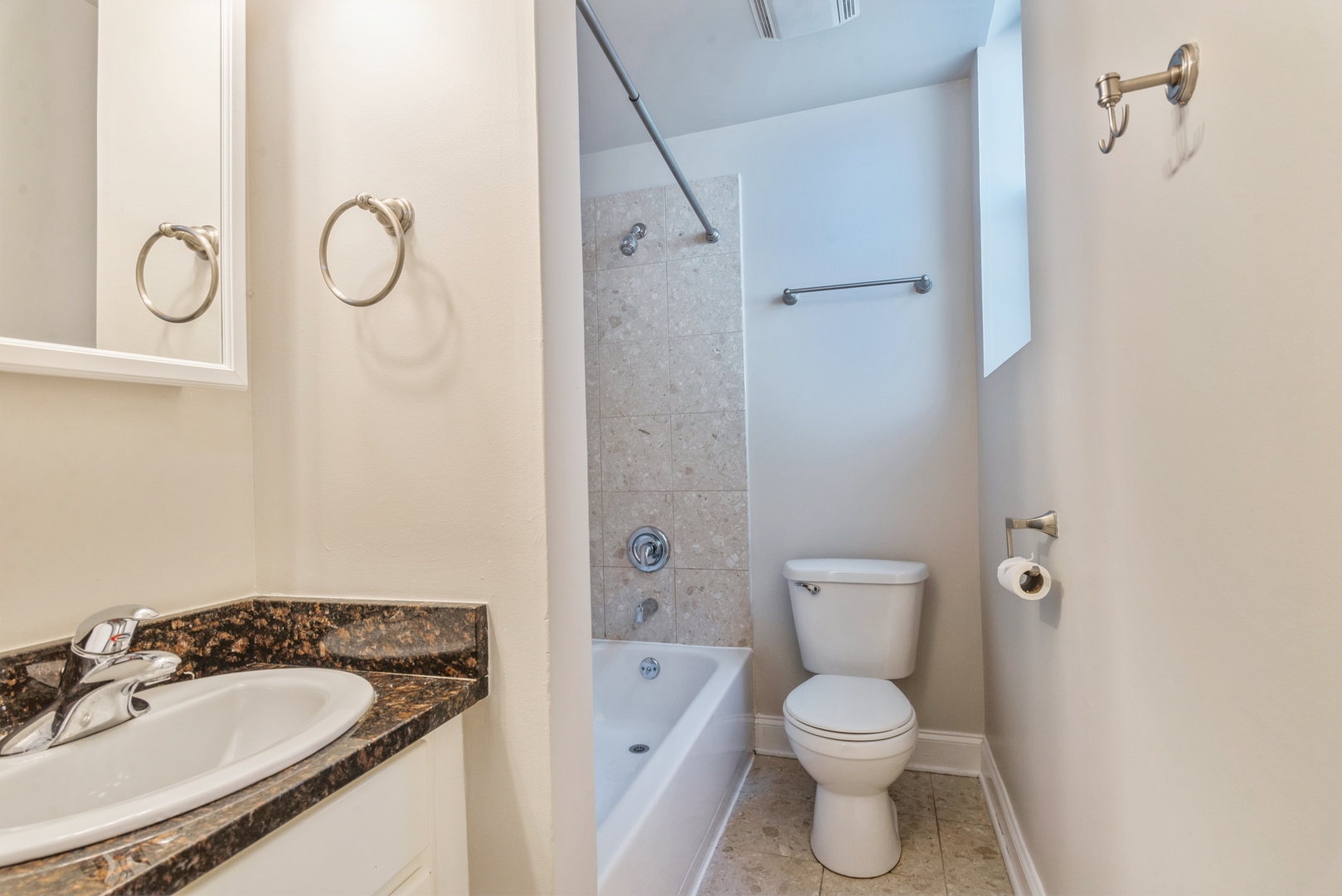 702 Reba Place Unit: G2
