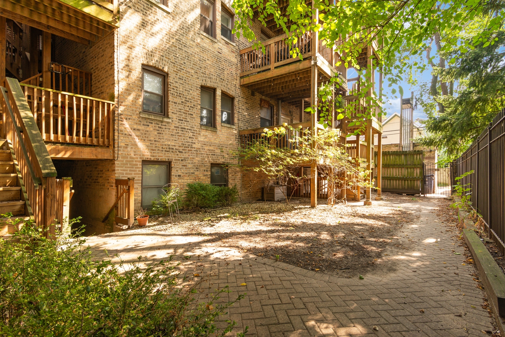 702 Reba Place Unit: G2