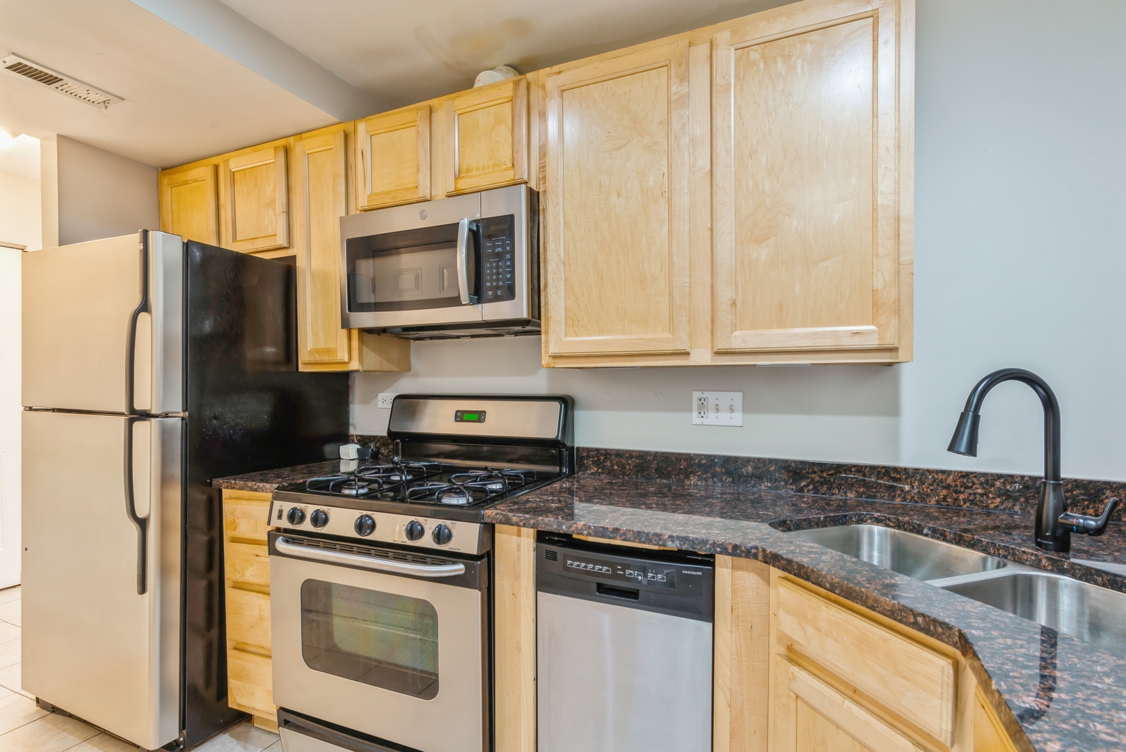 702 Reba Place Unit: G2