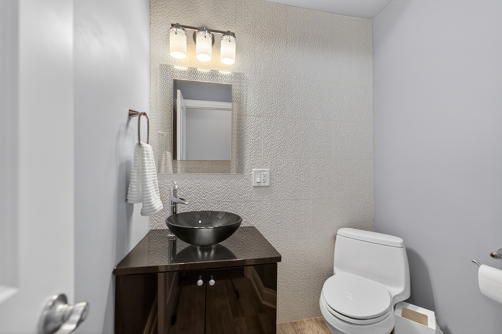 1502 N Artesian Avenue Unit: 1