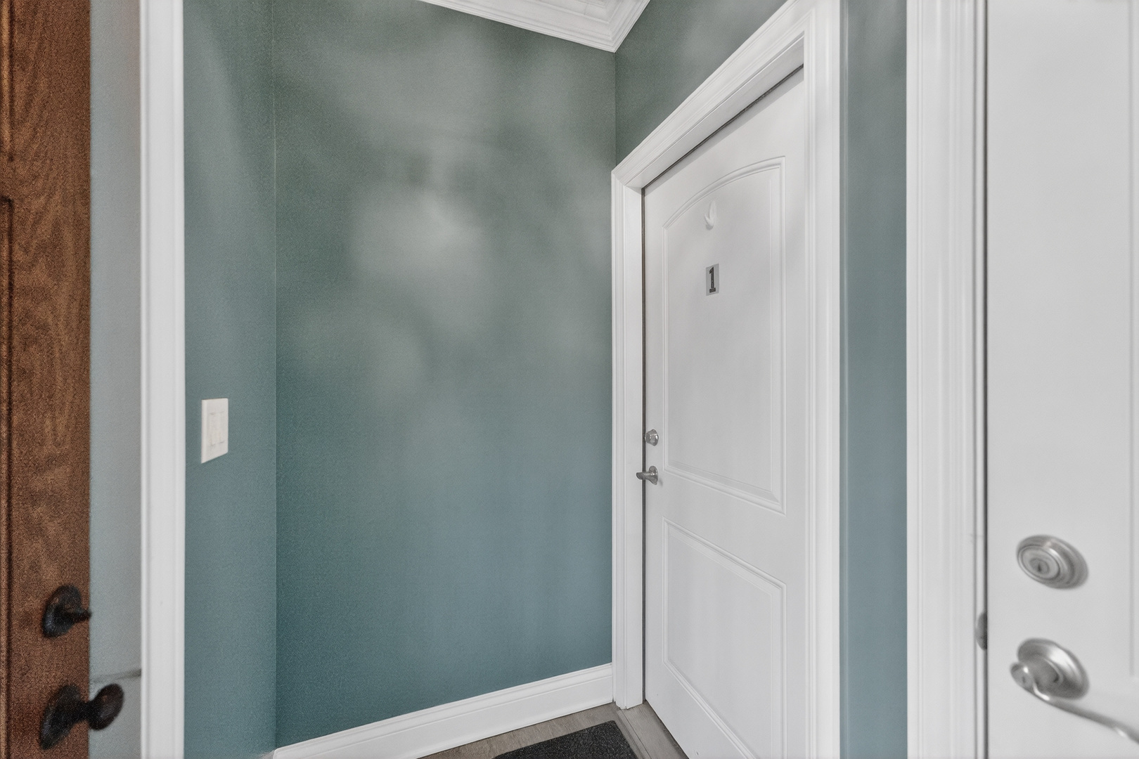 1502 N Artesian Avenue Unit: 1
