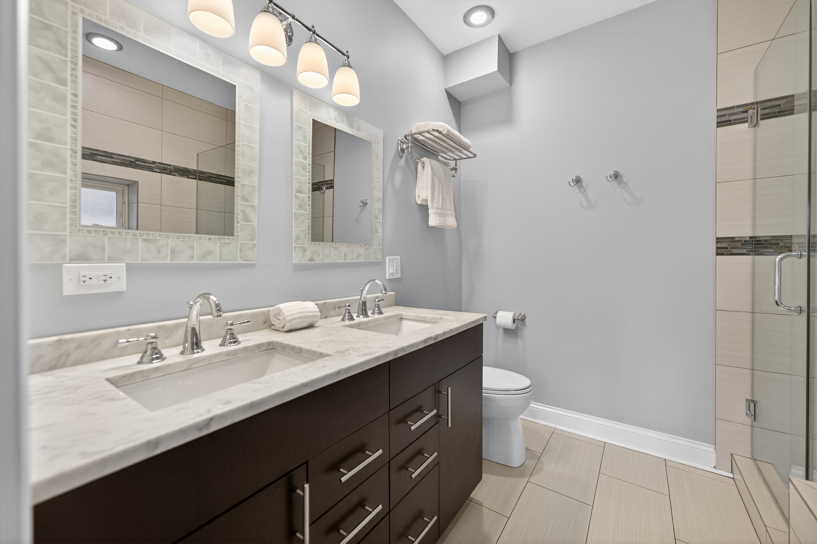 1502 N Artesian Avenue Unit: 1