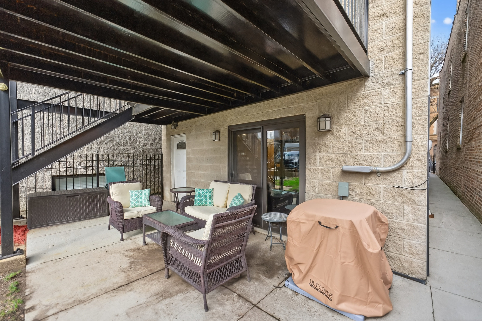 1502 N Artesian Avenue Unit: 1