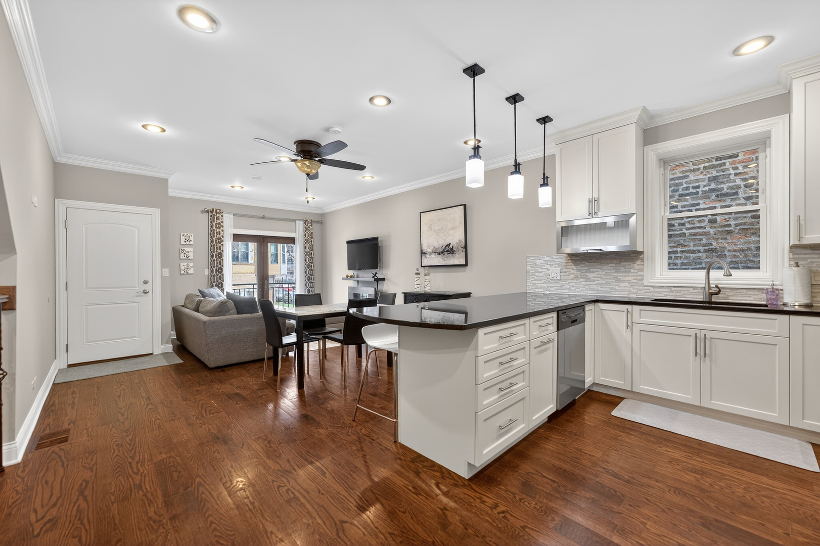 1502 N Artesian Avenue Unit: 1