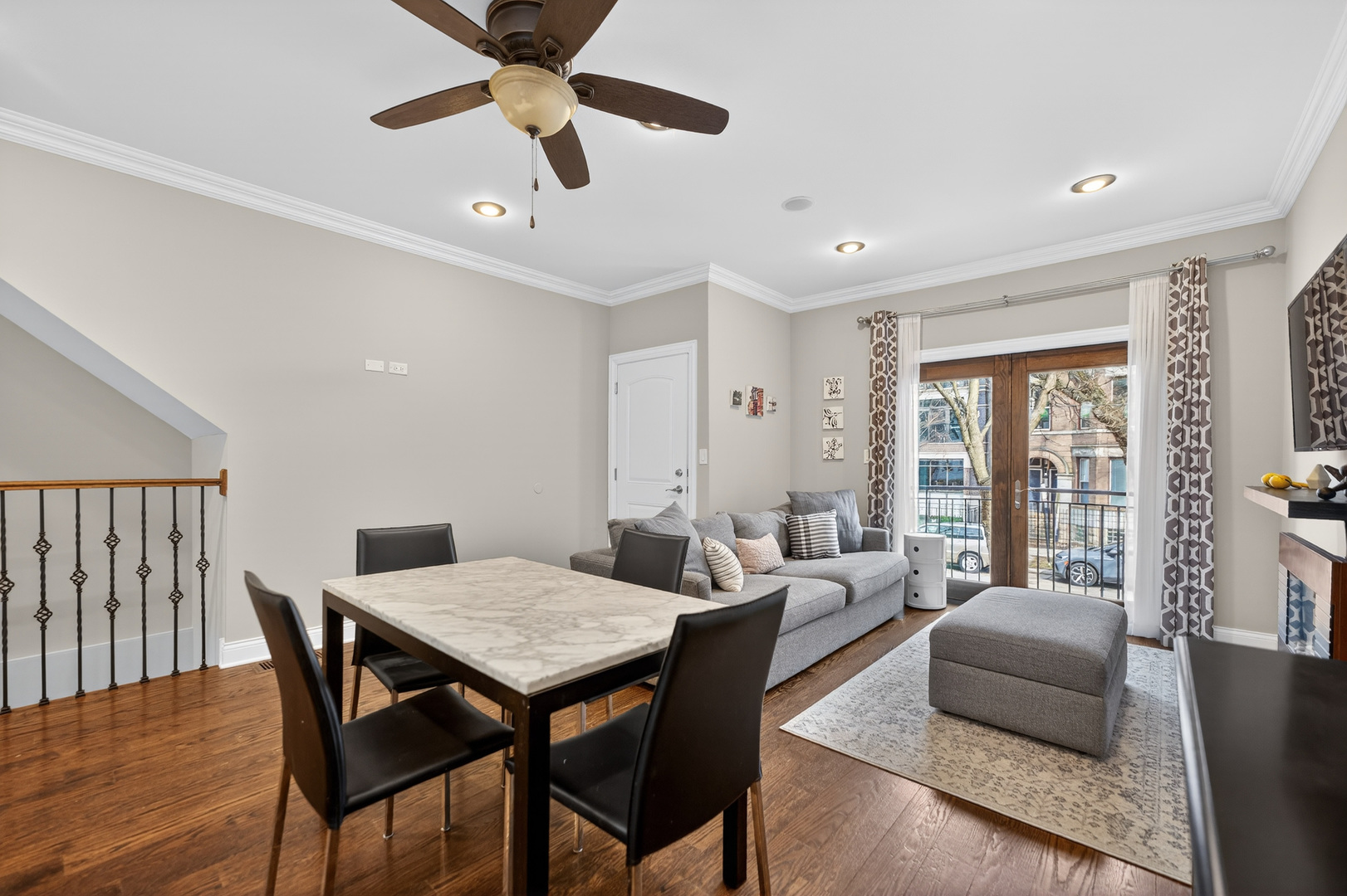 1502 N Artesian Avenue Unit: 1