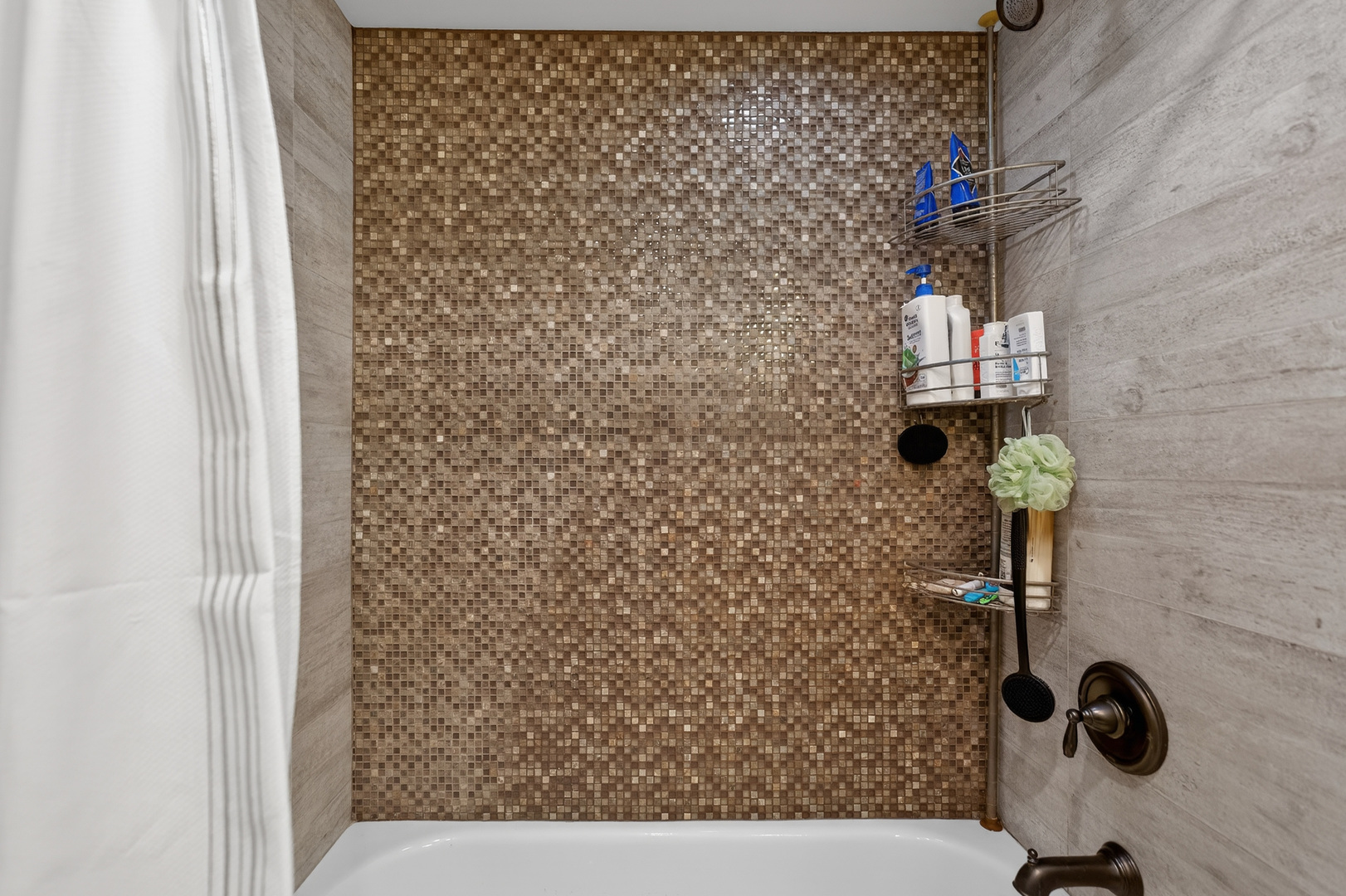 1502 N Artesian Avenue Unit: 1