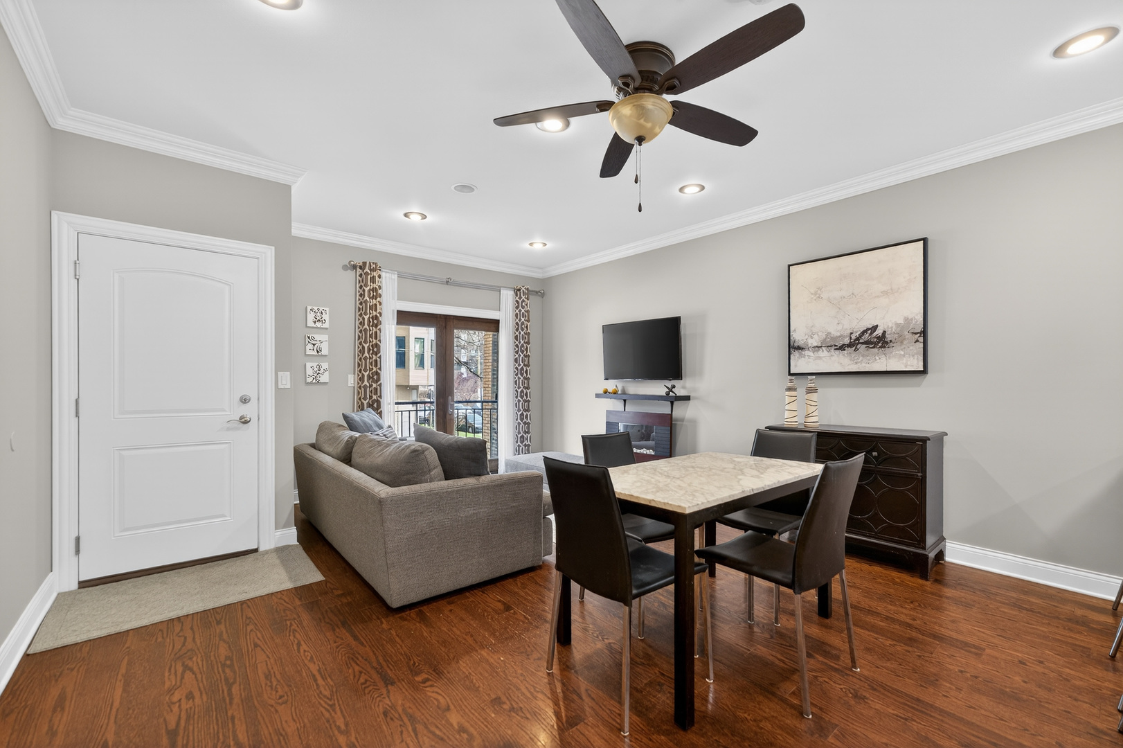 1502 N Artesian Avenue Unit: 1