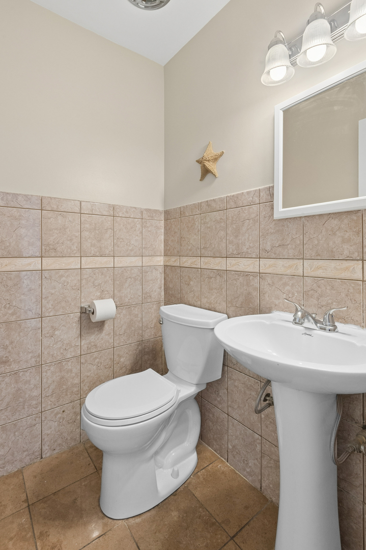 5021 Church Street Unit: 2