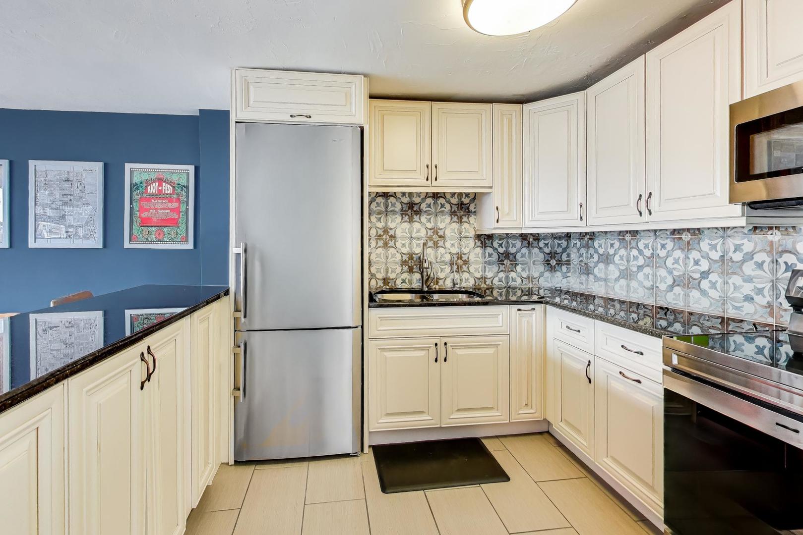 5740 N Sheridan Road Unit: 12E