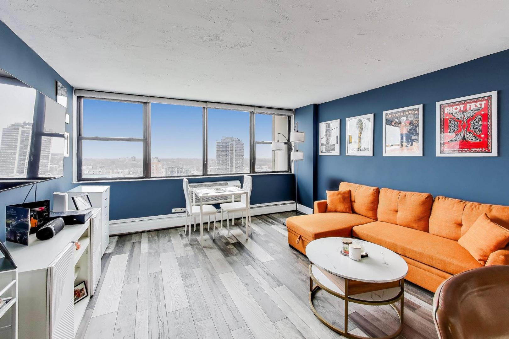 5740 N Sheridan Road Unit: 12E