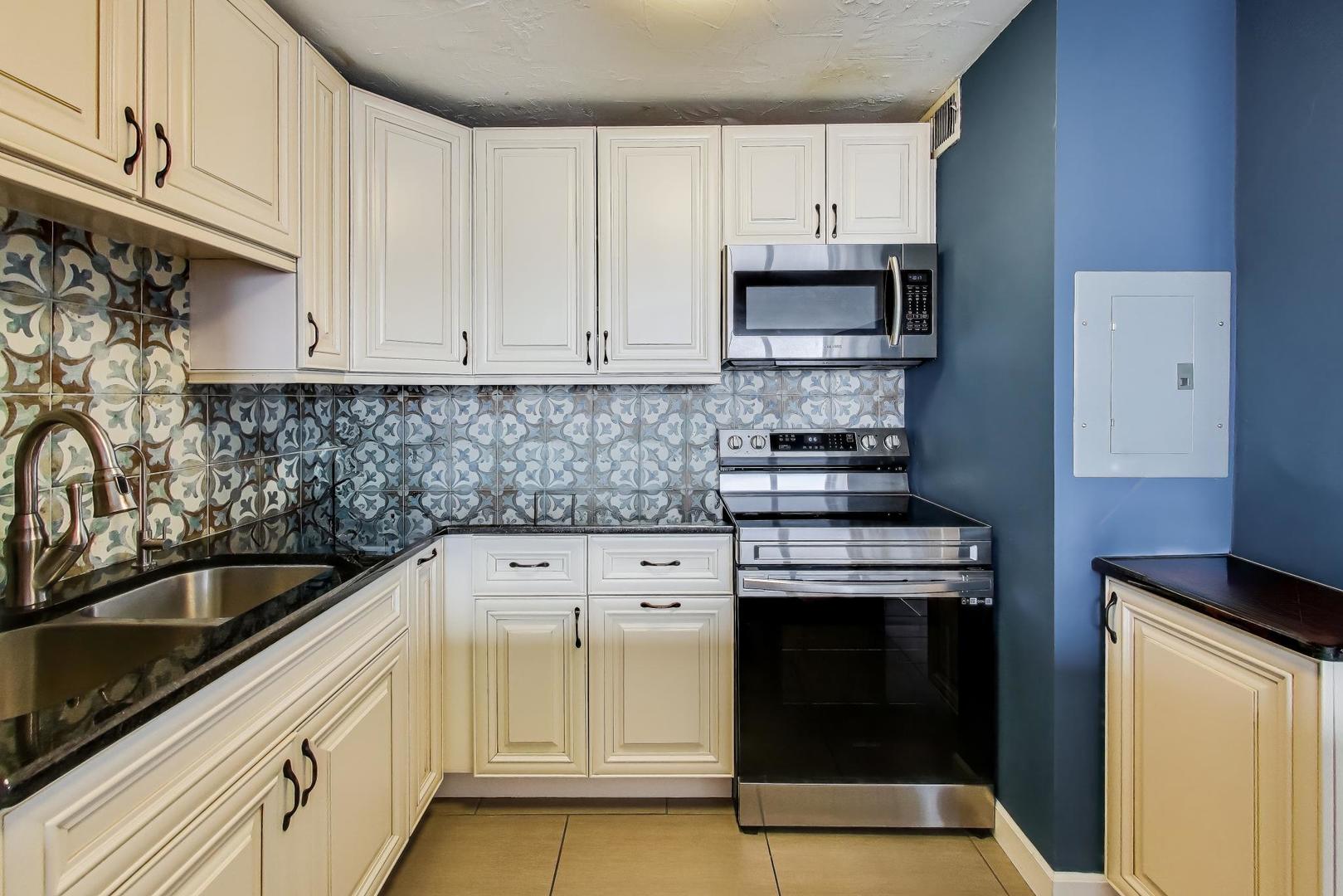 5740 N Sheridan Road Unit: 12E
