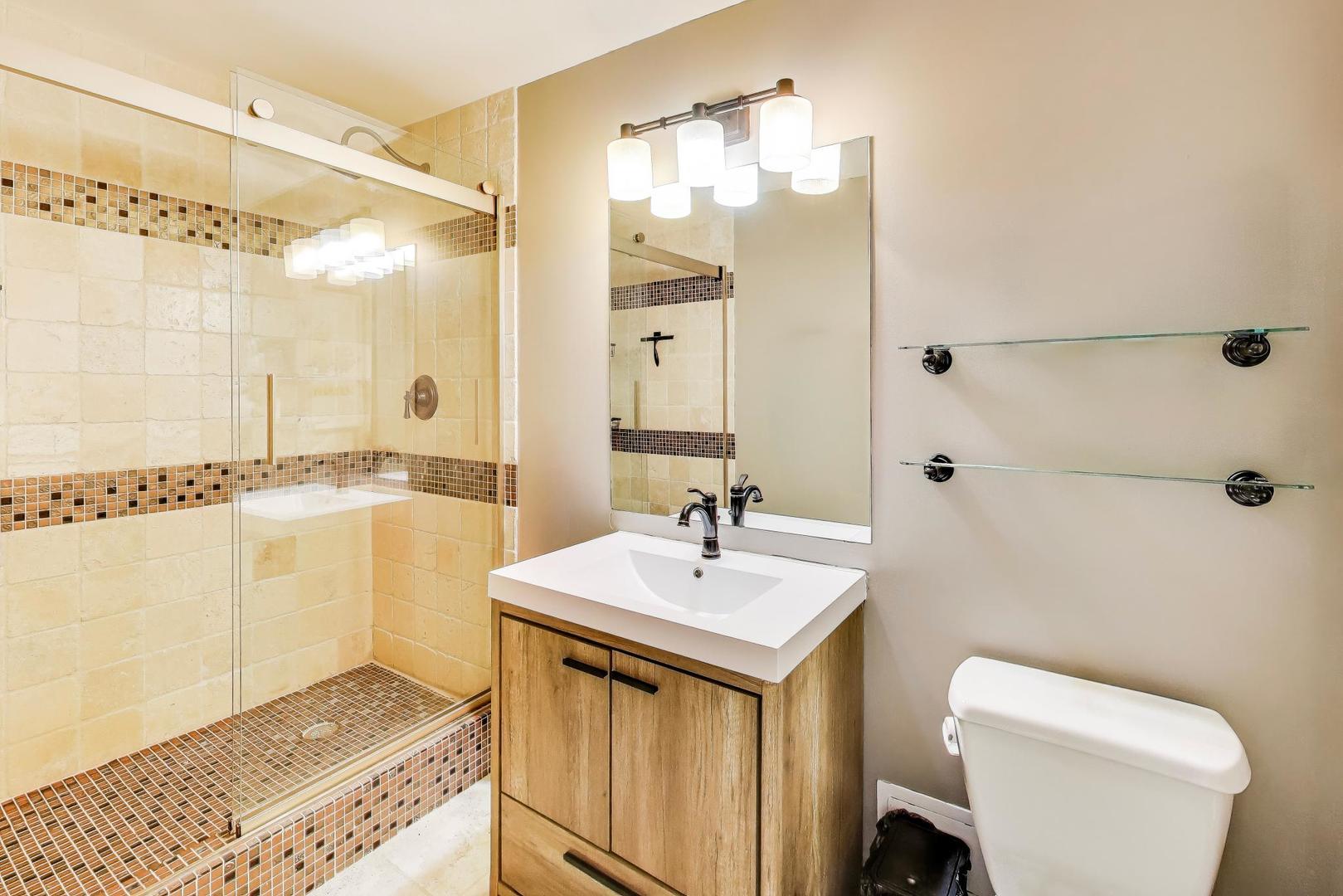 5740 N Sheridan Road Unit: 12E
