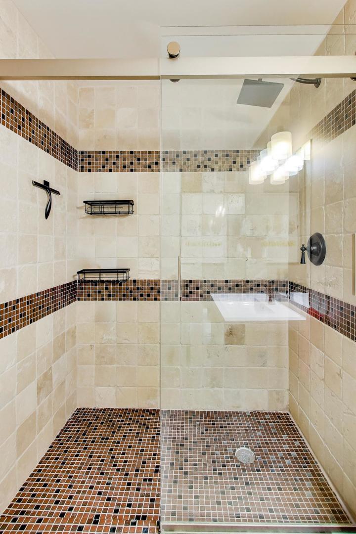 5740 N Sheridan Road Unit: 12E