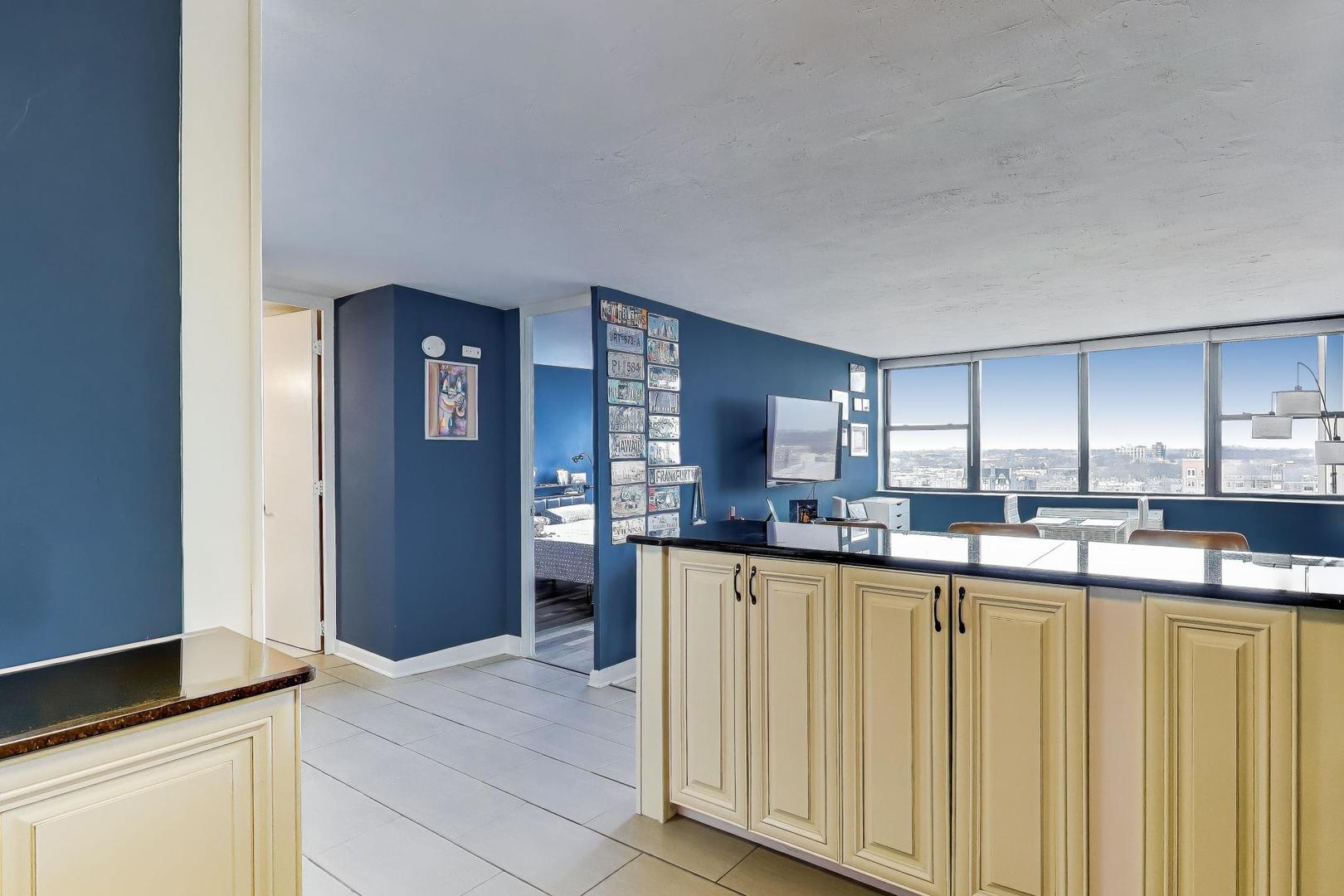5740 N Sheridan Road Unit: 12E