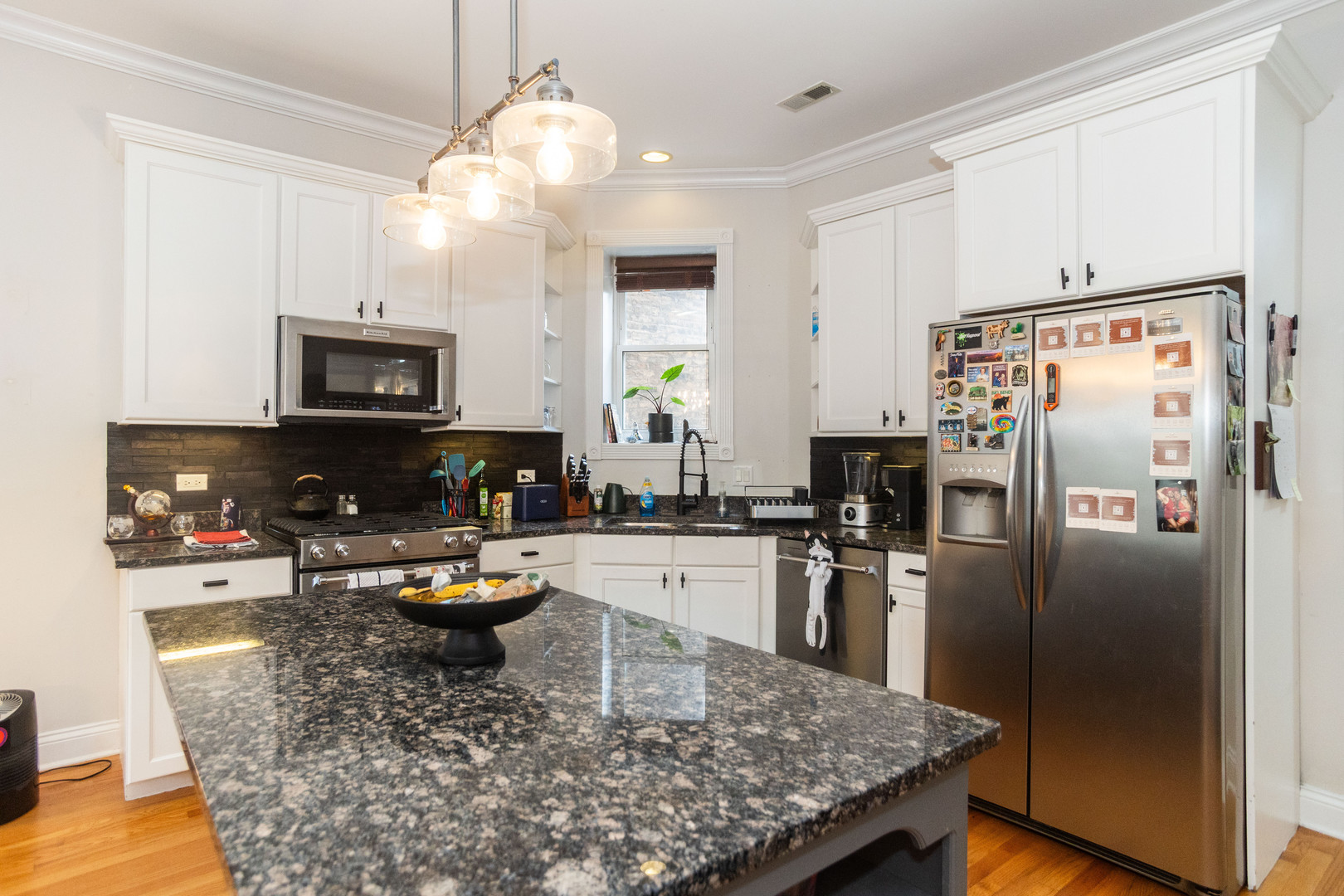 5206 N WINTHROP Avenue Unit: 1