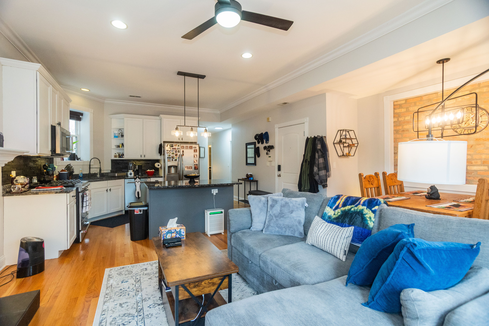 5206 N WINTHROP Avenue Unit: 1