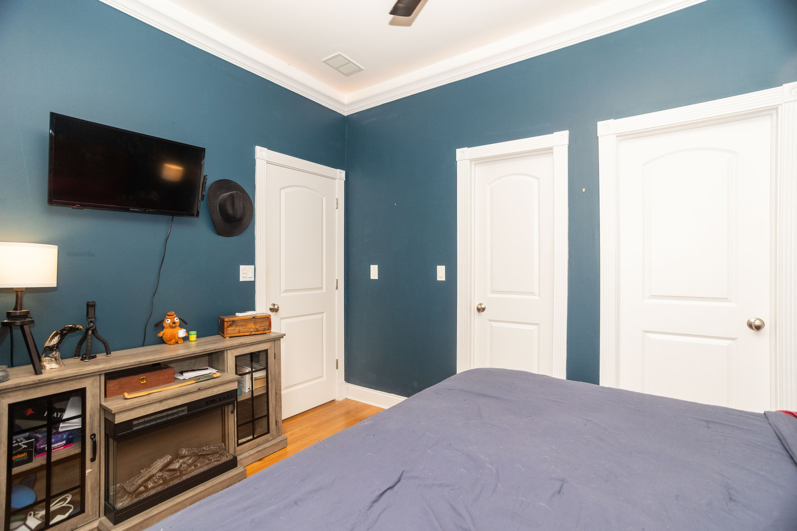 5206 N WINTHROP Avenue Unit: 1
