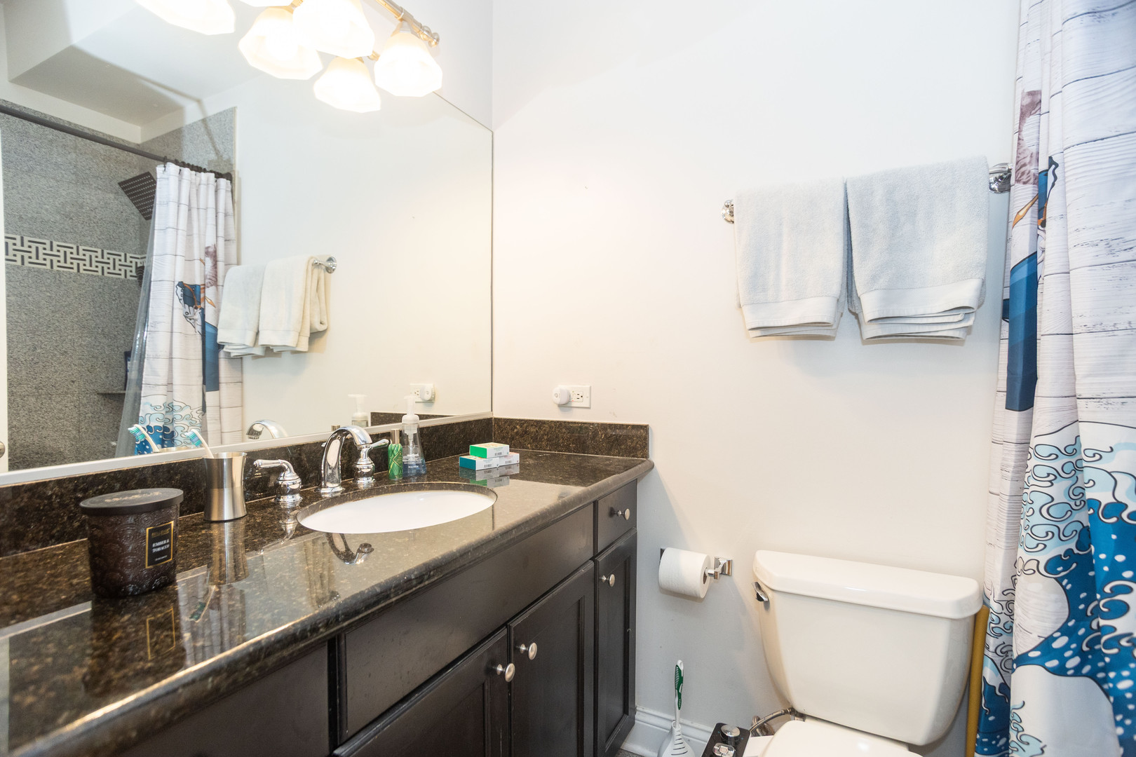 5206 N WINTHROP Avenue Unit: 1