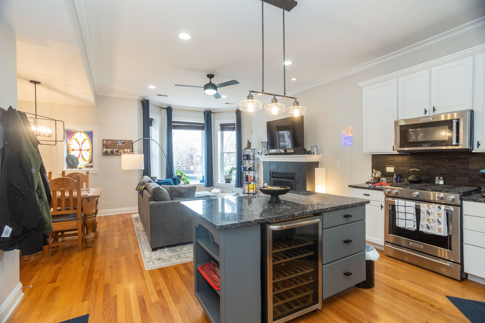 5206 N WINTHROP Avenue Unit: 1