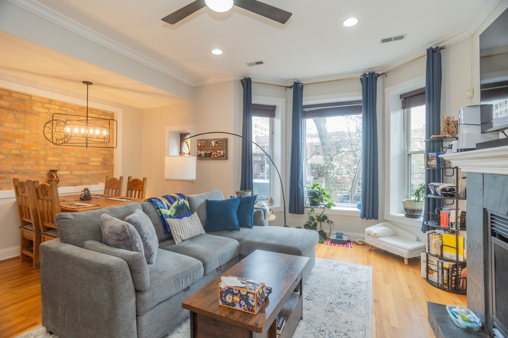 5206 N WINTHROP Avenue Unit: 1