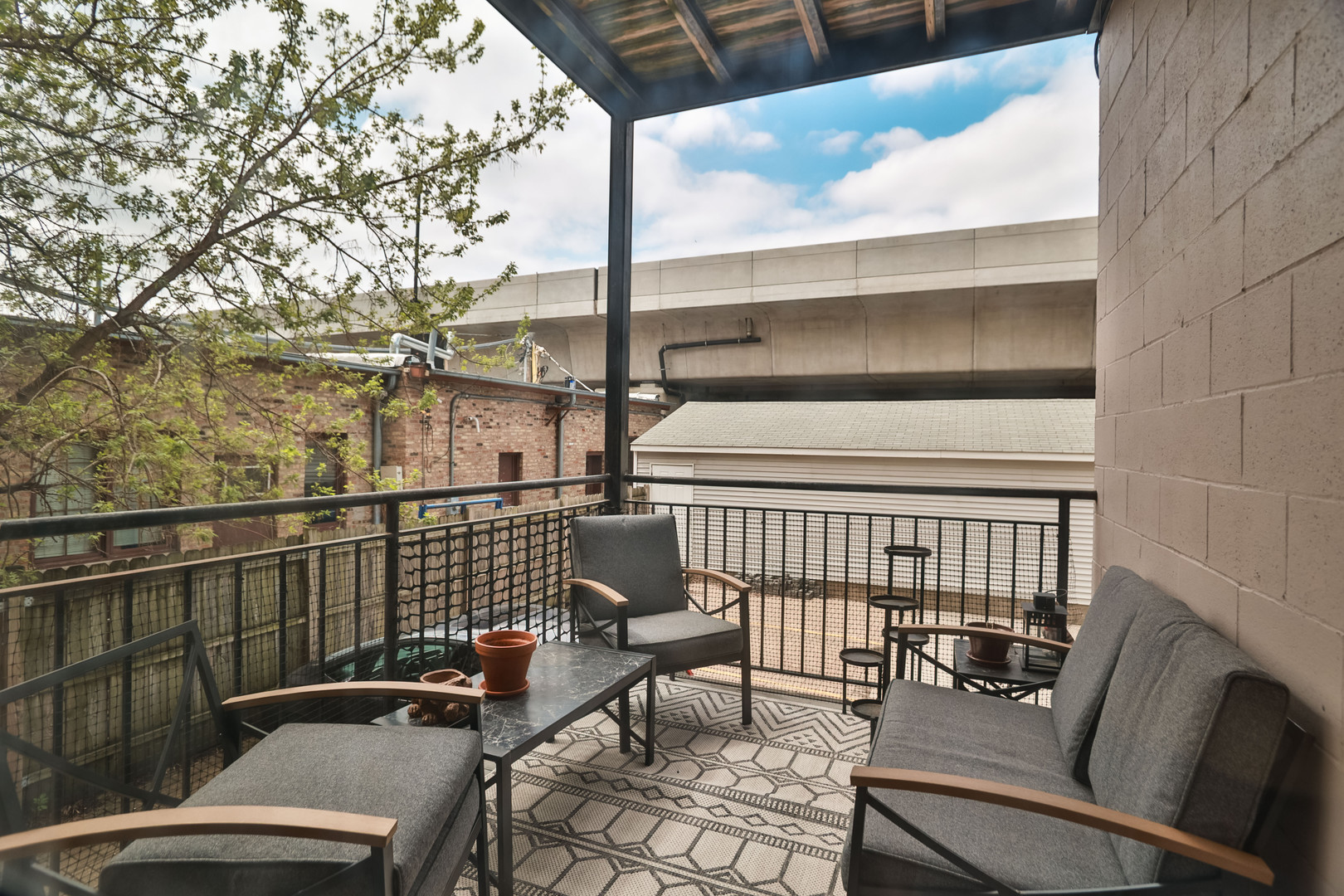 5206 N WINTHROP Avenue Unit: 1
