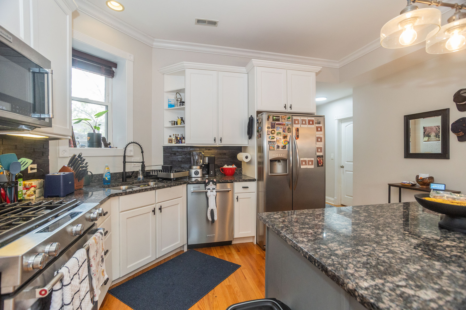 5206 N WINTHROP Avenue Unit: 1