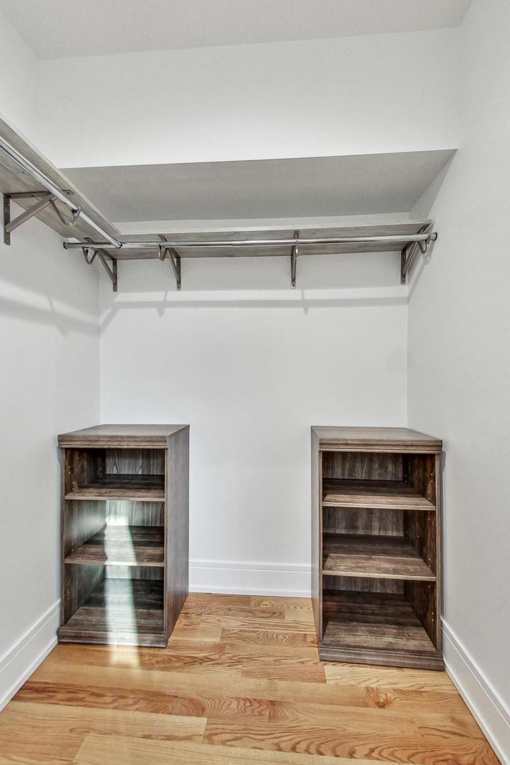 1245 W Jarvis Avenue Unit: 2