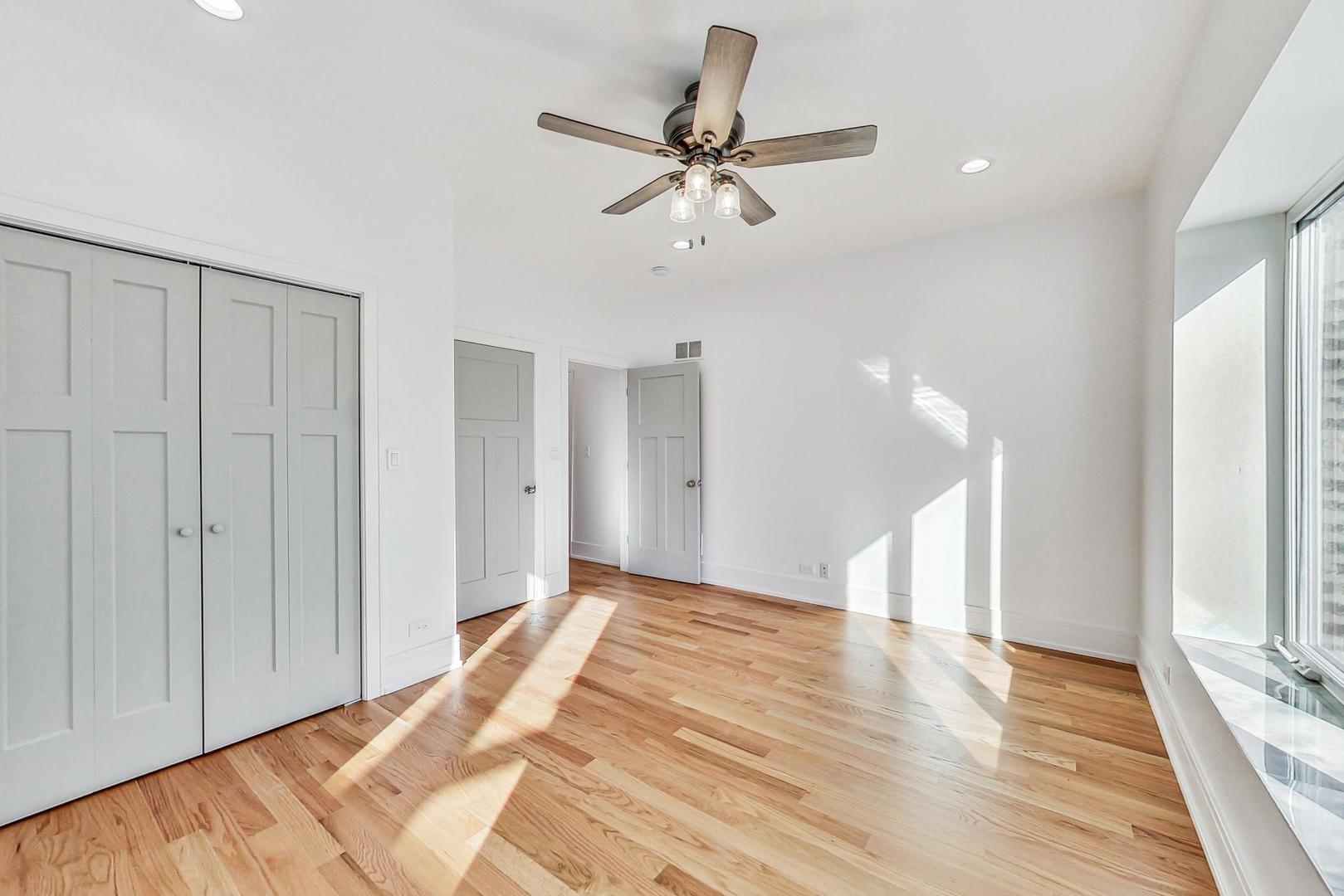 1245 W Jarvis Avenue Unit: 2