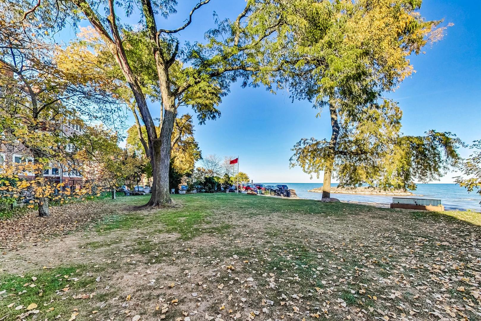 1245 W Jarvis Avenue Unit: 2