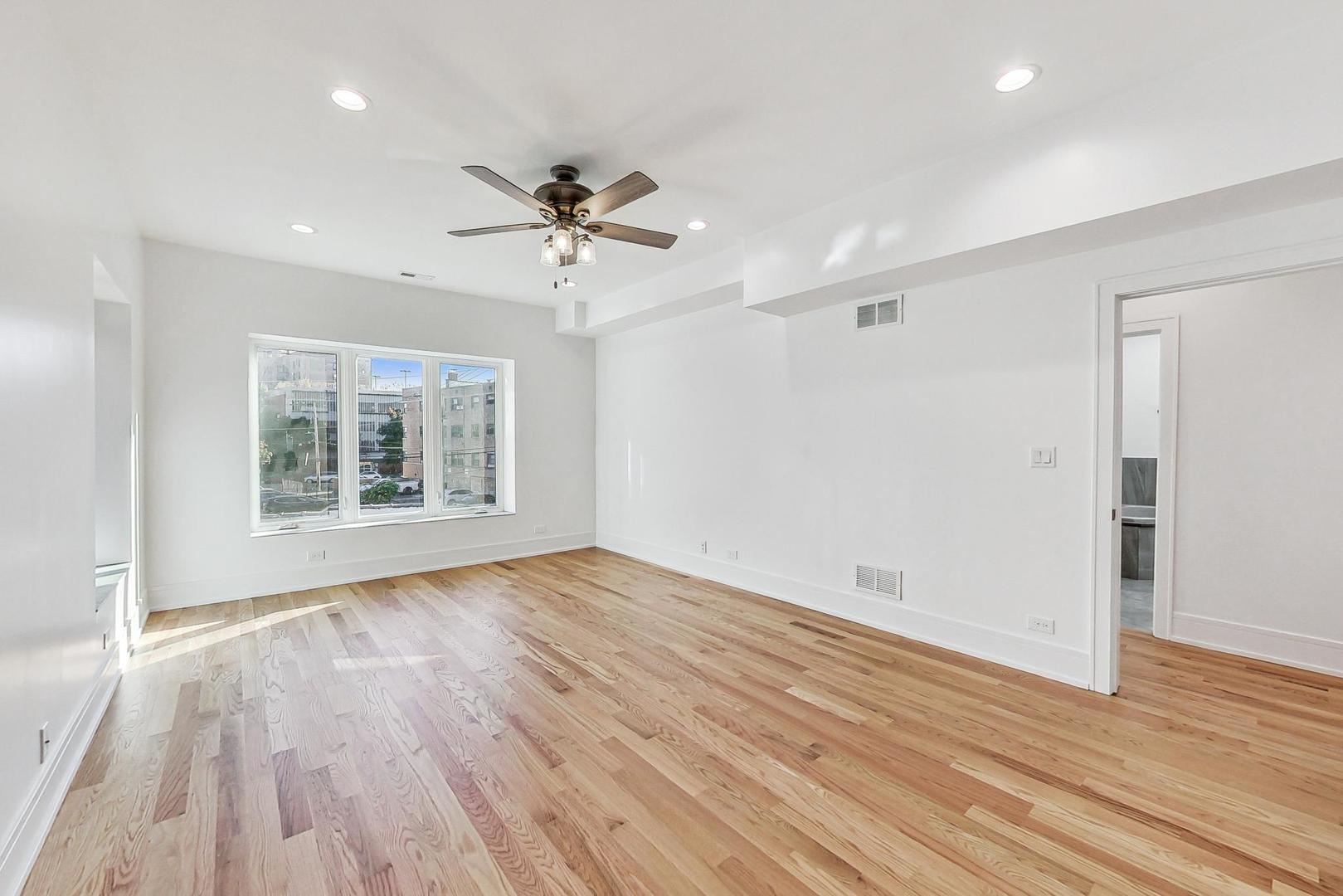 1245 W Jarvis Avenue Unit: 2