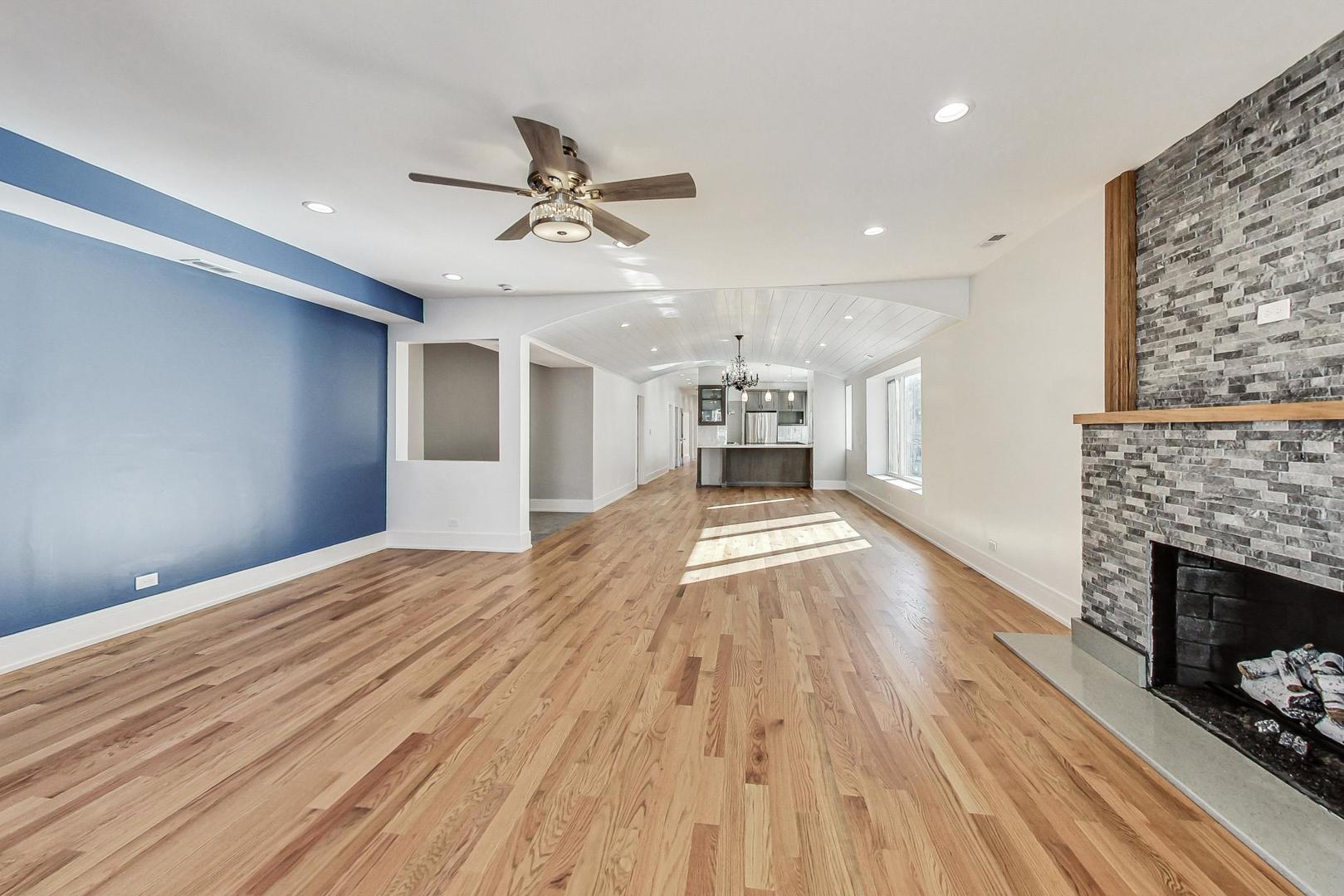 1245 W Jarvis Avenue Unit: 2