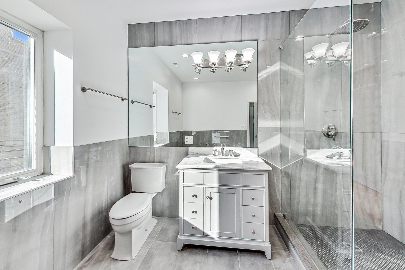 1245 W Jarvis Avenue Unit: 2