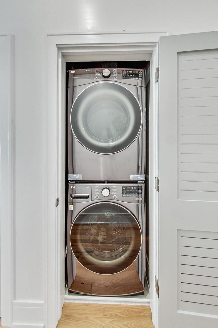 1245 W Jarvis Avenue Unit: 2