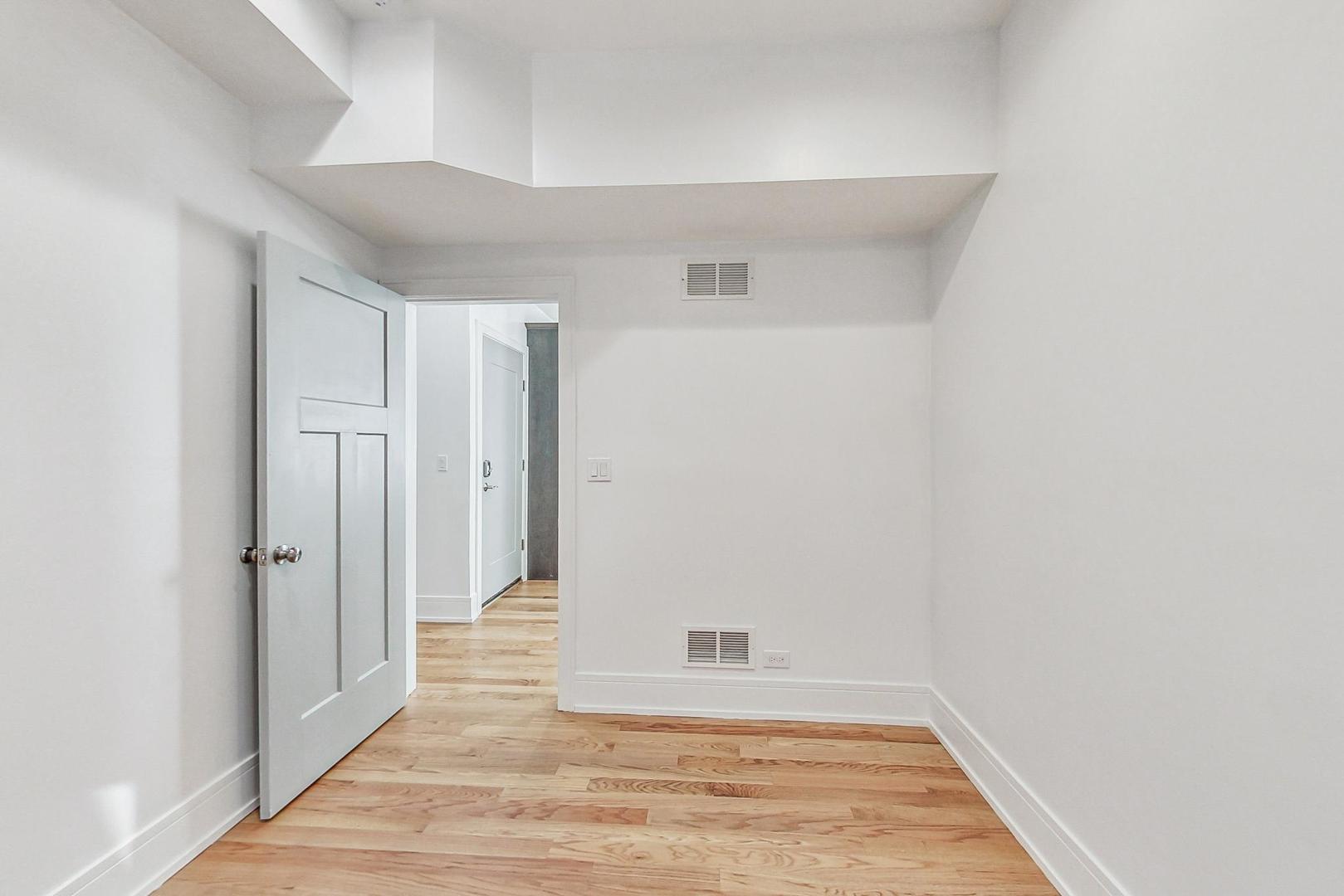 1245 W Jarvis Avenue Unit: 2