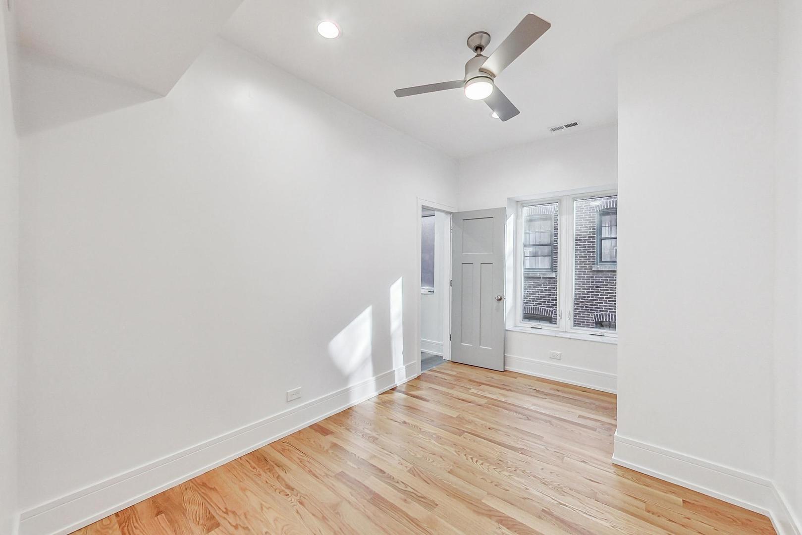 1245 W Jarvis Avenue Unit: 2