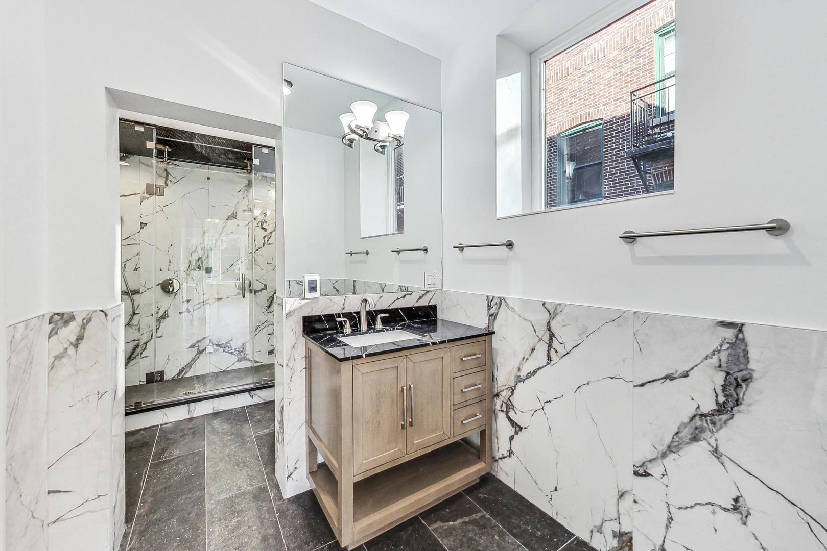 1245 W Jarvis Avenue Unit: 2